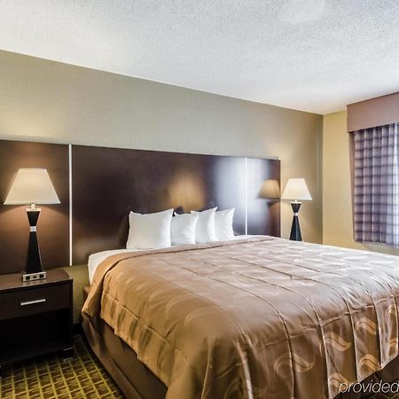 Rodeway Inn Броктон Екстер'єр фото