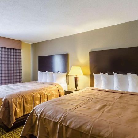 Rodeway Inn Броктон Екстер'єр фото