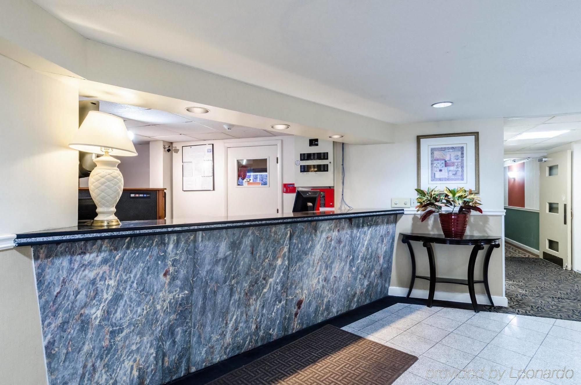 Rodeway Inn Броктон Екстер'єр фото