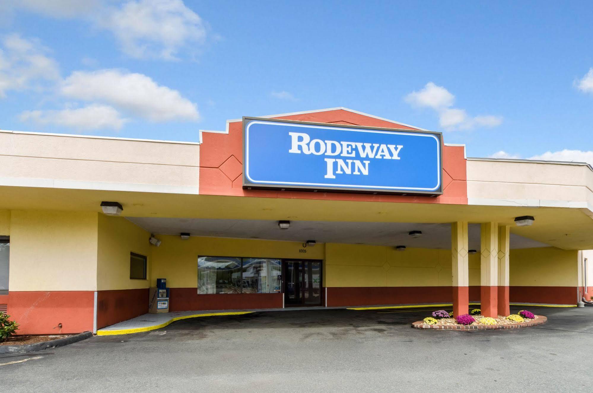 Rodeway Inn Броктон Екстер'єр фото