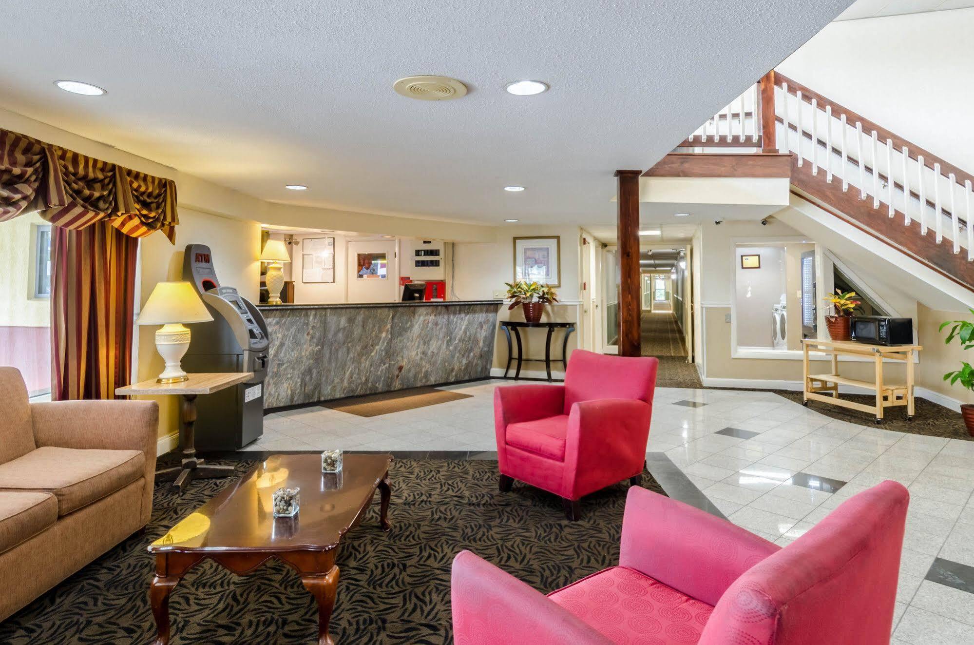 Rodeway Inn Броктон Екстер'єр фото